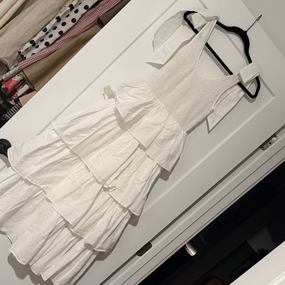 Elegant White Tiered Midi Dress - Picture 2 of 6